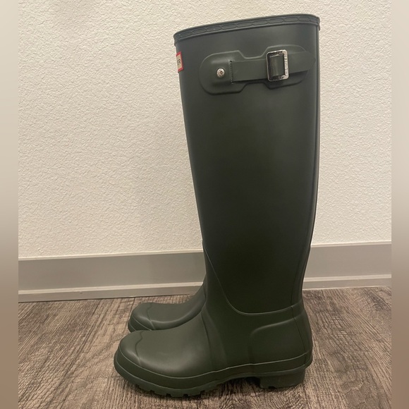 Hunter - Women's Original Tall Green Rain Boots - Picture 4 of 5